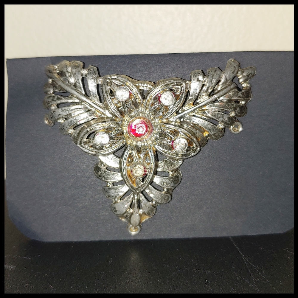 Vintage C-clasp Broach